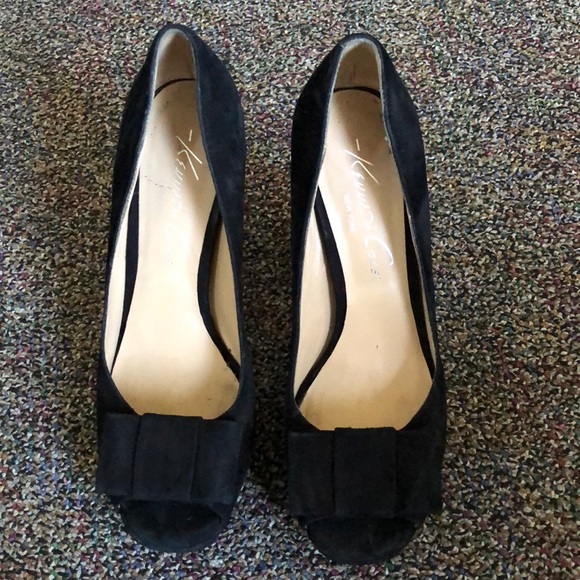 Kenneth Cole bow heels size 7.5. - Picture 1 of 4